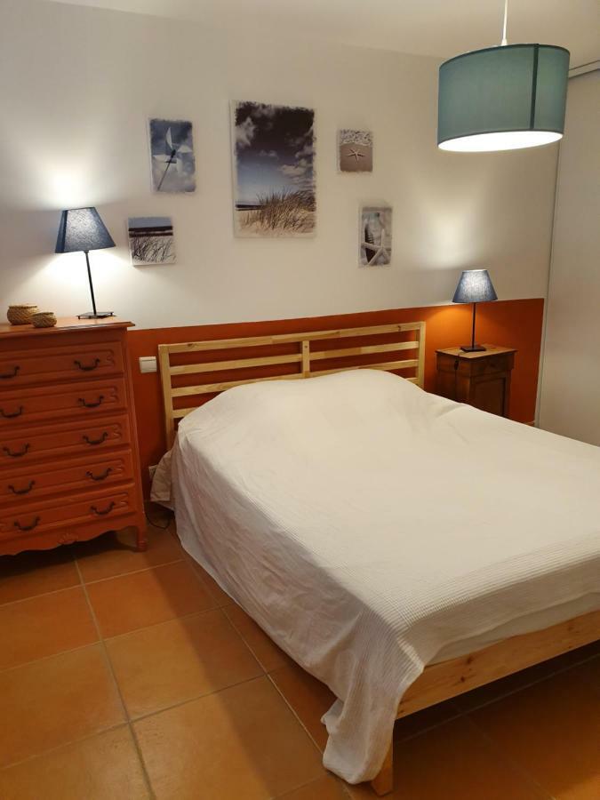 Maison Les Pins Aigues-Mortes Exterior photo